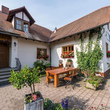 Hofmann'S Apartements & Ferienwohnungen Oberdachstetten Екстериор снимка