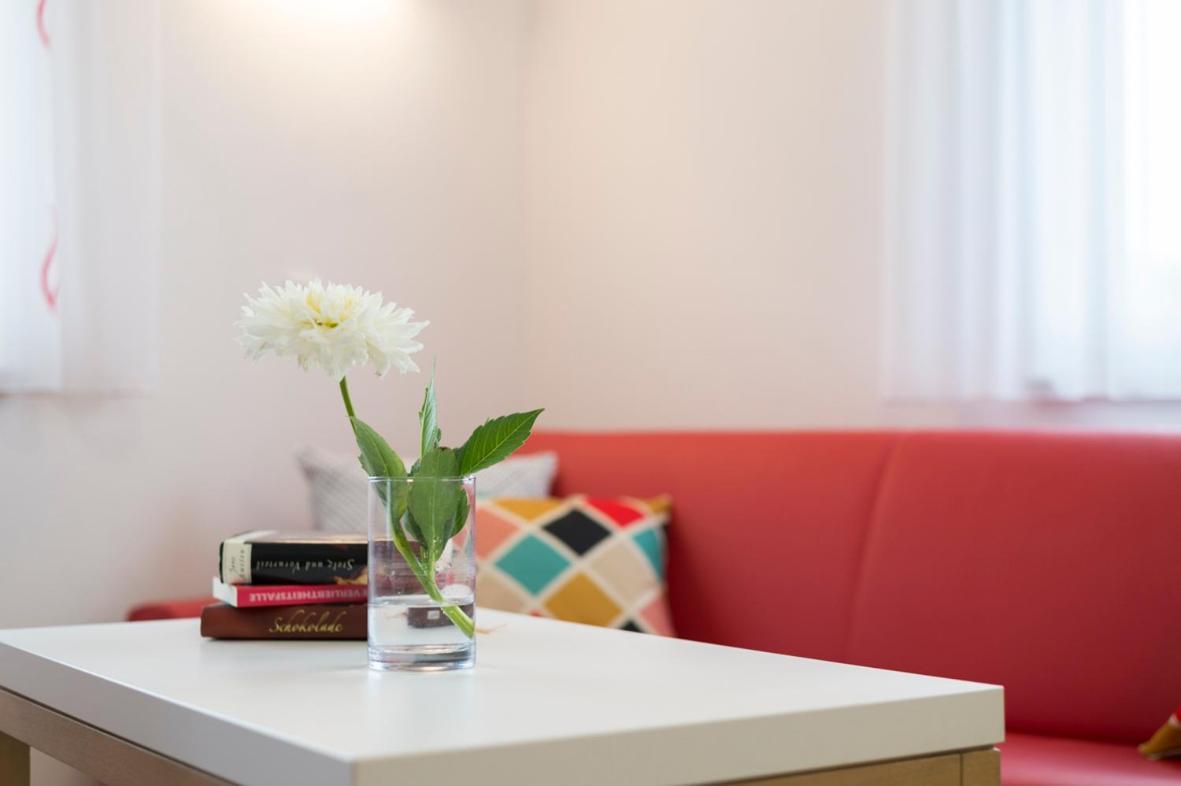 Hofmann'S Apartements & Ferienwohnungen Oberdachstetten Екстериор снимка