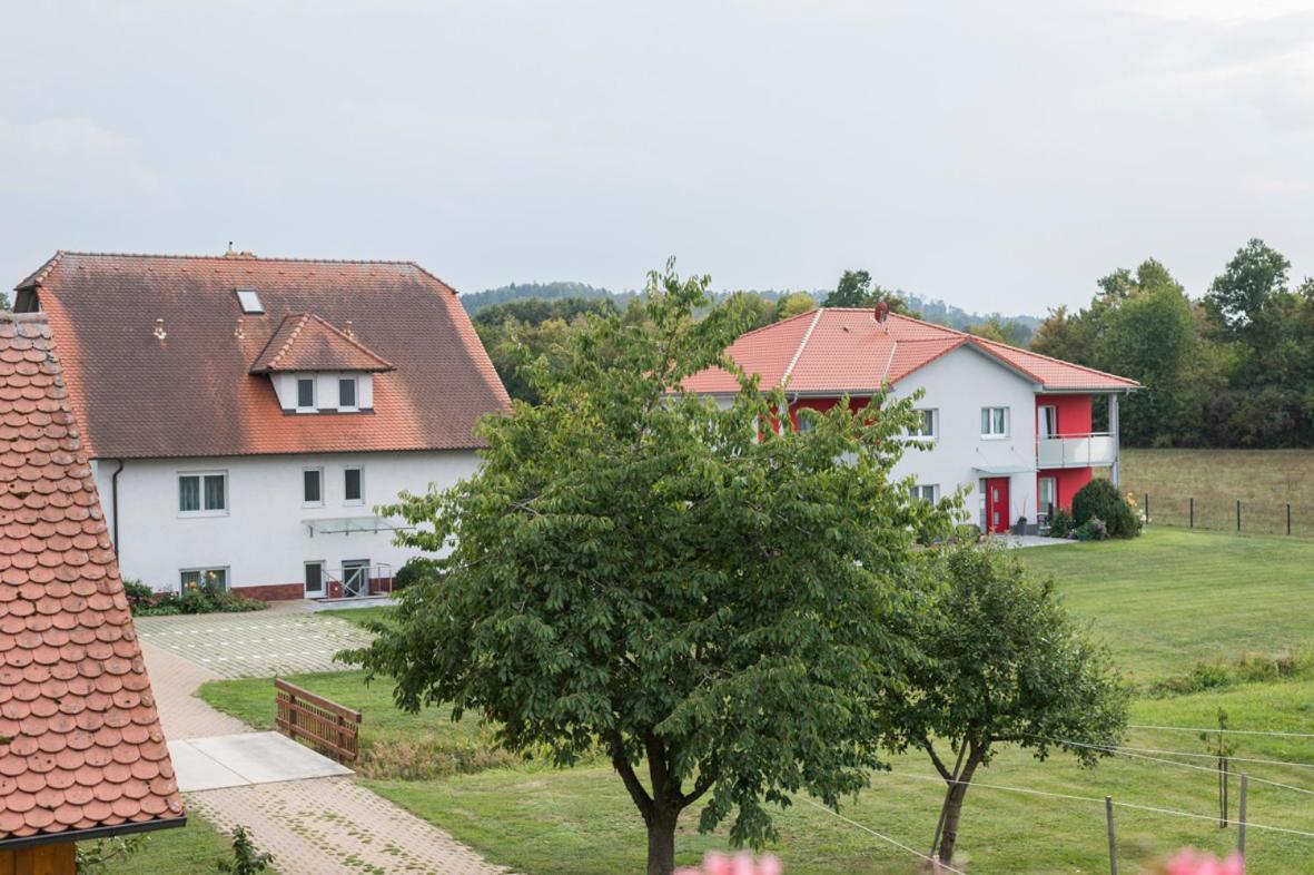Hofmann'S Apartements & Ferienwohnungen Oberdachstetten Екстериор снимка